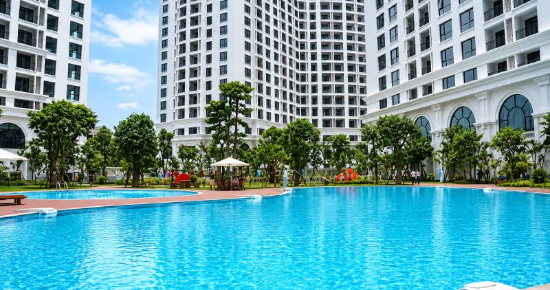 Hồ bơi ngoài trời chuẩn nghỉ dưỡng